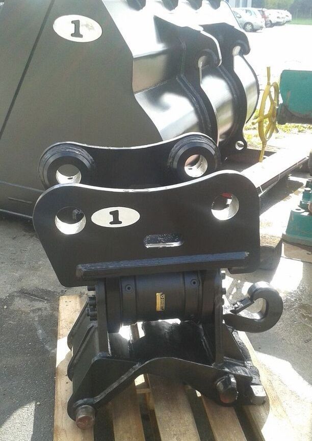 Moteur hydraulique d'inclinaison pour travaux publics