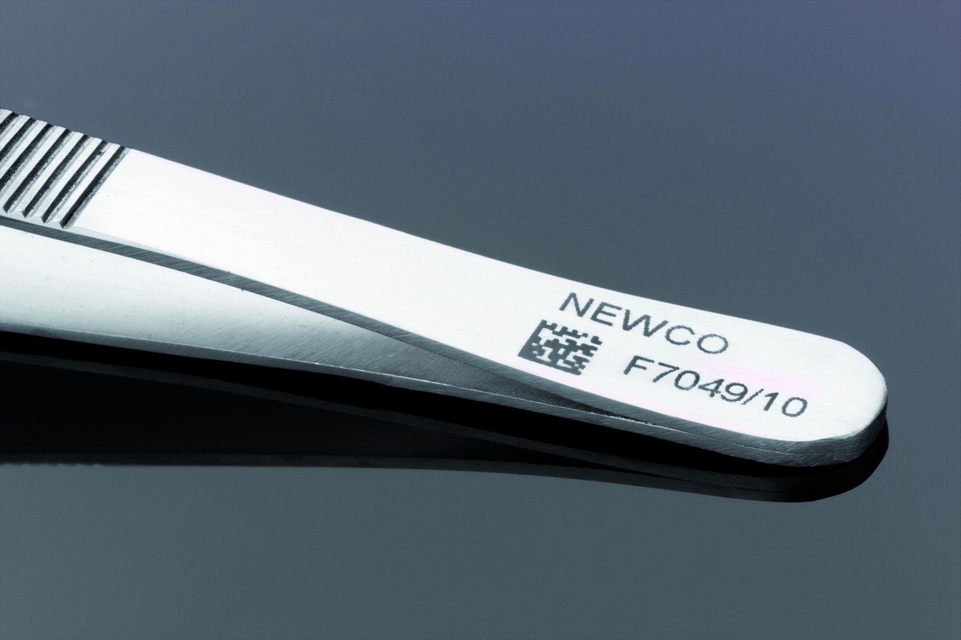 Marquage de code 2D/Data Matrix - Traçabilité durable sur petites surfaces - Techniques électrochimiques, micropercussion et laser_1