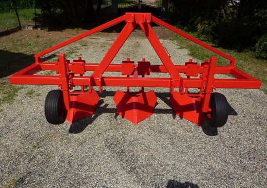 Butteuse pomme de terre à socs grand modele 1 2 3 rangs et plus - sicam - attelage par chapes_1