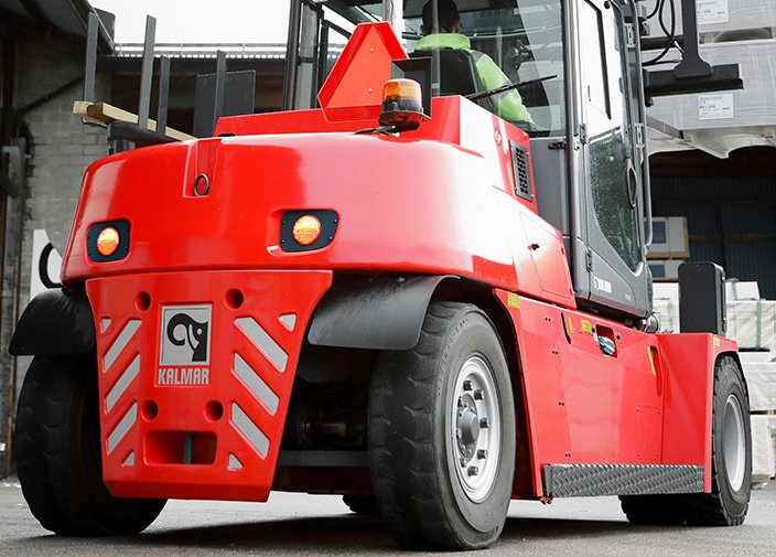 DCG50-90 - Chariot élévateur diesel Kalmar 5-9 tonnes avec moteur ACGO et cabine EGO_1