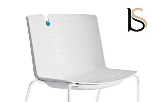 Chaise design Mork avec pied pyramidal - Mobel Linea. - Blanc_2