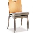 Euro V686 - Chaise empilable en métal et bois - Dossier en multiplis - Designer Jan Sabro_1