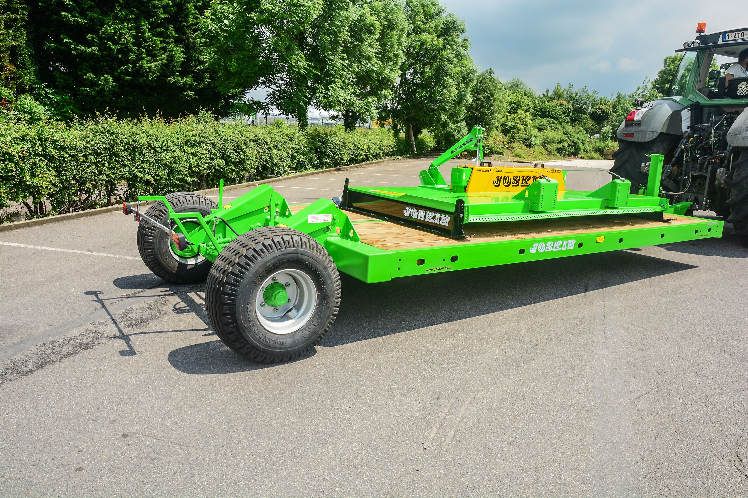 Remorque agricole avec plancher en bois de 40 mm d'épaisseur