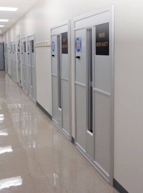 Distributeur automatique de vêtements suspendus pour uniformes du personnel, DAV_2