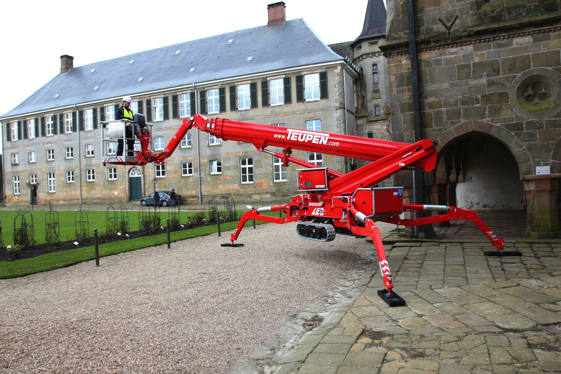 Nacelle araignée LEO23T - hauteur de travail 23,20 m - capacité 250 kg - motorisation électrique et diesel_1