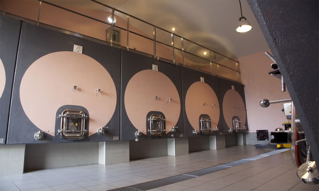 Cuve basic - monobloc en dimensions standards pour vinification et stockage_1