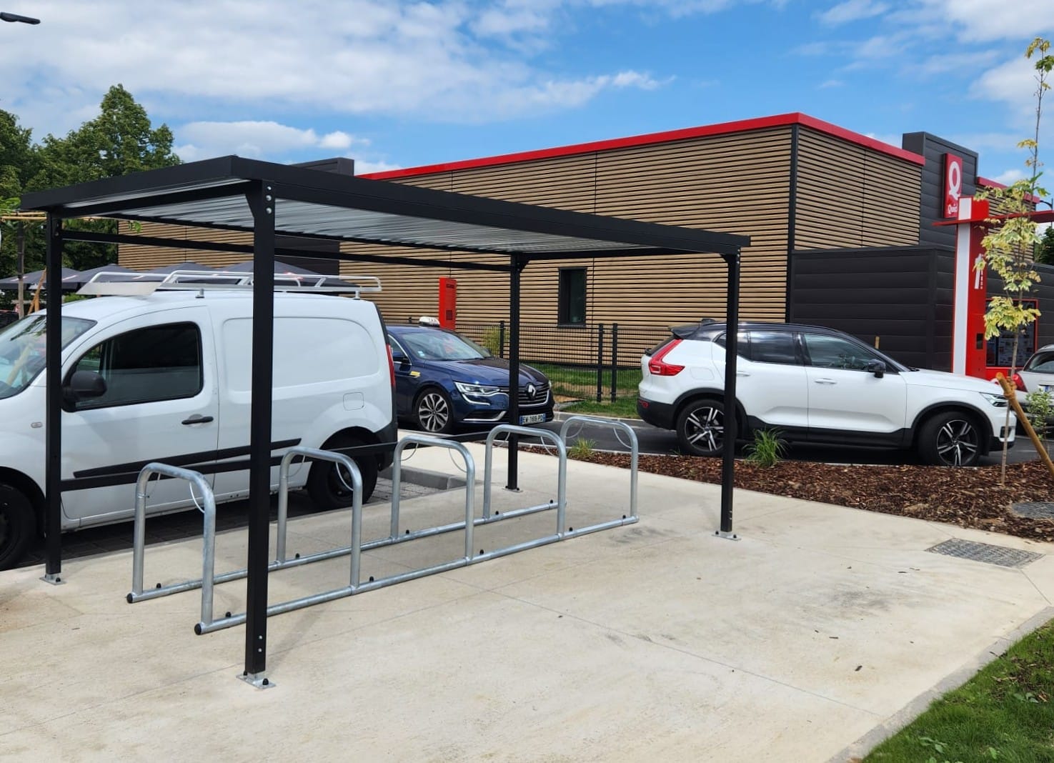 Abri 2 roues à toit plat en bac acier nervuré pour tous types de parkings ou d'espaces publics - MIGA_1