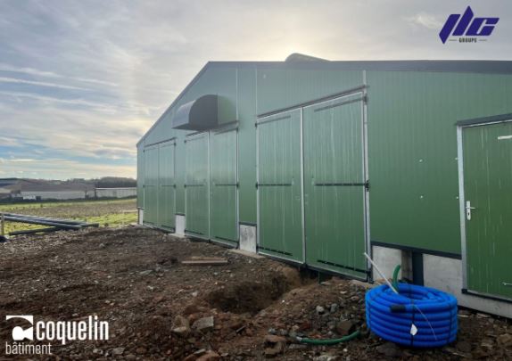 Bâtiments pour chèvres, moutons et brebis respectueux de l'environnement et du bien-être animal - COQUELIN BATIMENT_1