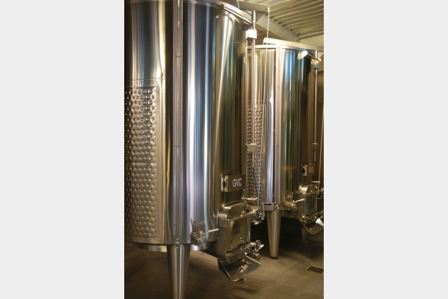 Cuves de vinification en acier inoxydable - garde-vin - capacités variables - option isotherme et agitateur_1