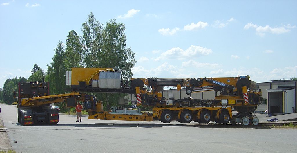 Grue de grandes dimensions pour travaux avec charges lourdes en toute sécurité