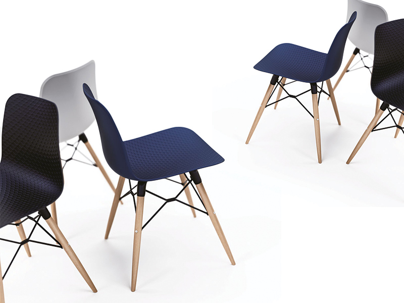 Lot de 4 chaises de collectivité - assise polypropylène - piètement bois naturel - coloris blanc, bleu marine, gris, noir_1
