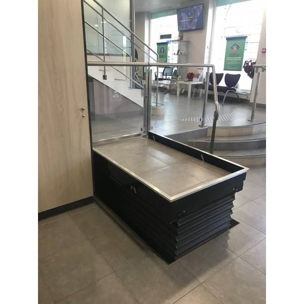 Plateforme élévatrice X-SLIM – PMR, hauteur jusqu'à 500cm, modèle encastré et personnalisable_1