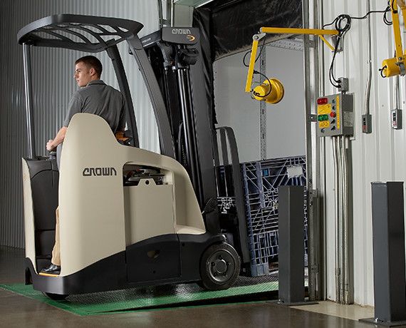 Série rc chariot élévateur - crown - 1500 - 1800 kg_1