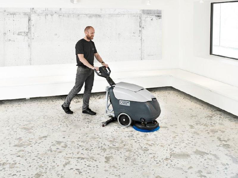 Autolaveuse nilfisk autotractée sc 400_1