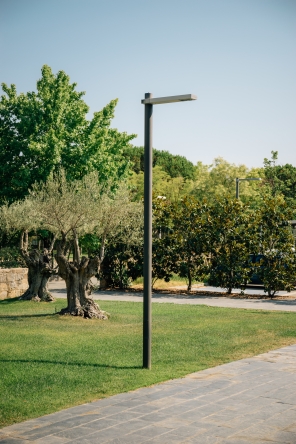 Lampadaire urbain Rama LED - 144 W - Acier galvanisé - Hauteur 9,2 m - Éclairage orienté vers la chaussée_2