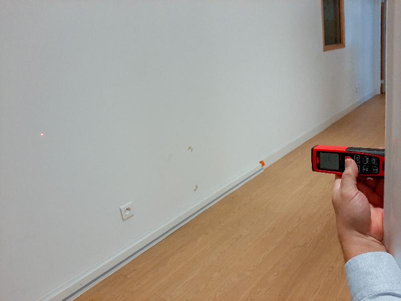 Lasermètre RLM-60 - utilisation intérieure - calculs de surfaces, volumes et mesure continue_1