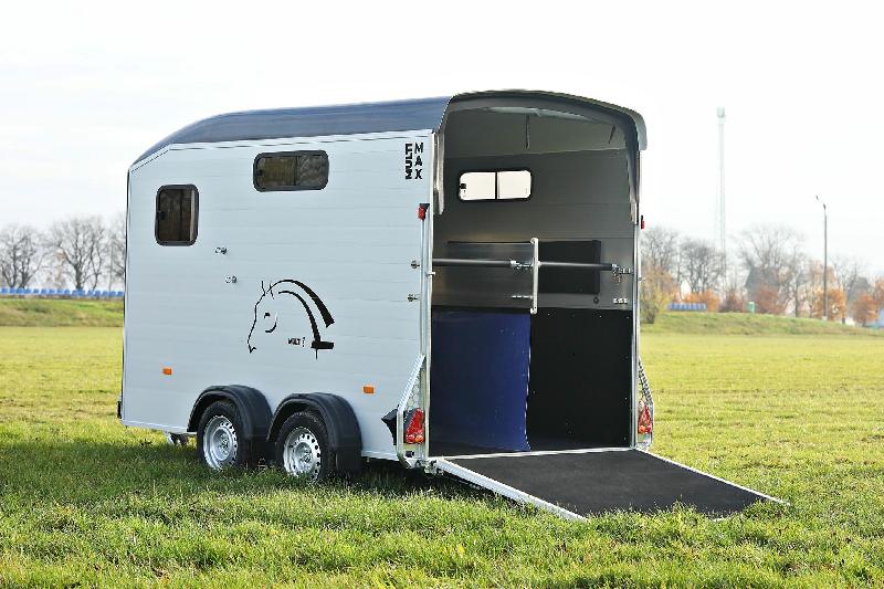 Remorque pour transport d'animaux - 2 places + sellerie - cheval liberté multimax_1