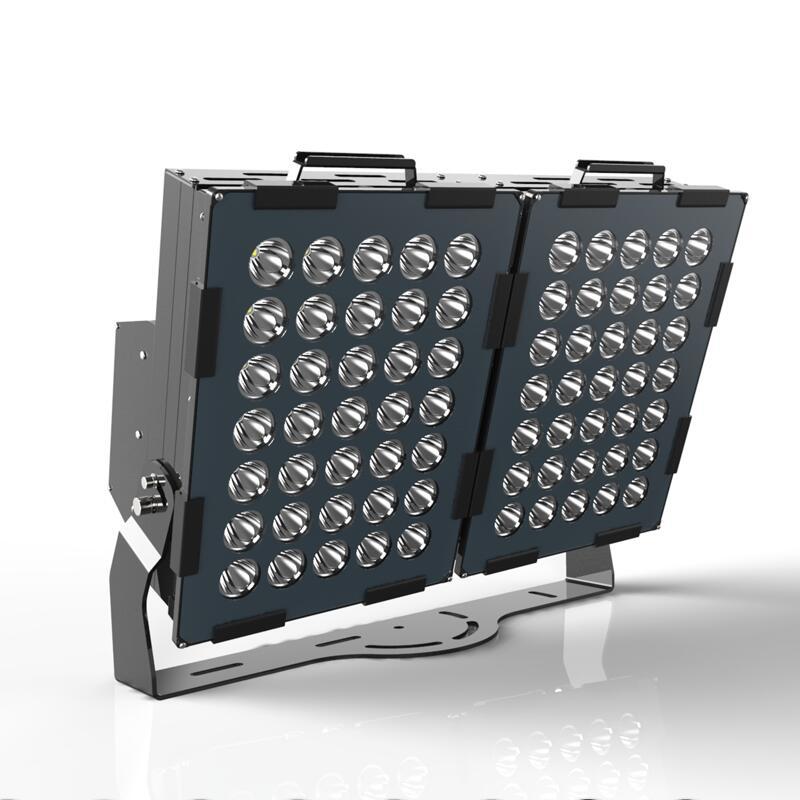 Éclairage sportif LED à haut mât compact, puissant et étanche pour stades, terrains de sport, ports, parkings et stations de ski - Jusqu'à 1200W_1