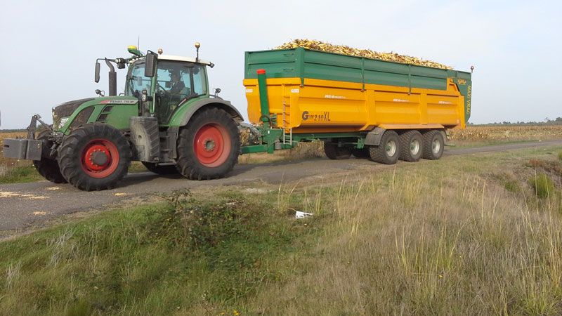 Benne monocoque Gourdon SA avec équipement standard