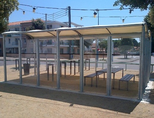Abris vélo ouvert / structure en acier / toiture en polycarbonate_0