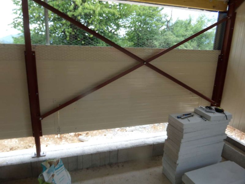 Bâtiment avicole fixe 20 m² - modèle Louisiane - ossature métallique et panneaux sandwichs isolés_1