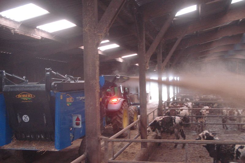 Dp 700 gl - désileuse pailleuse - robert - distributrice trainée 7 m3_1