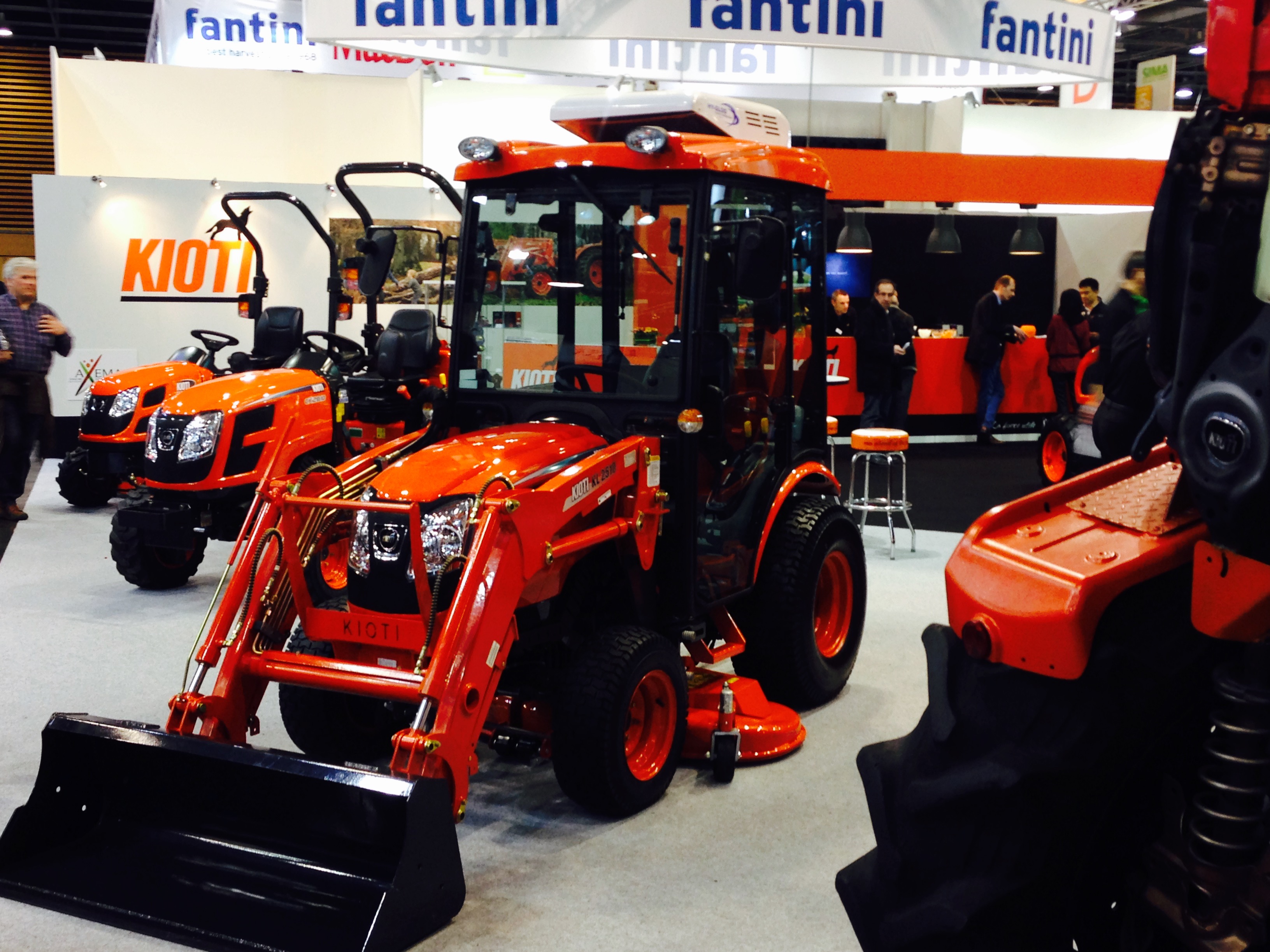 Climatiseur de toît hygloo | se place sur le toît du véhicule - monobloc - puissance frigorifique 3 kw - alimentation 12 vdc ou 24 vdc - poids 32 kg_2