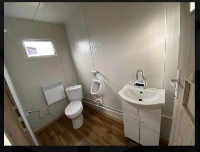 Conteneur de bureau 5×2,20 mètres - 2,62 mètres de hauteur avec WC_1