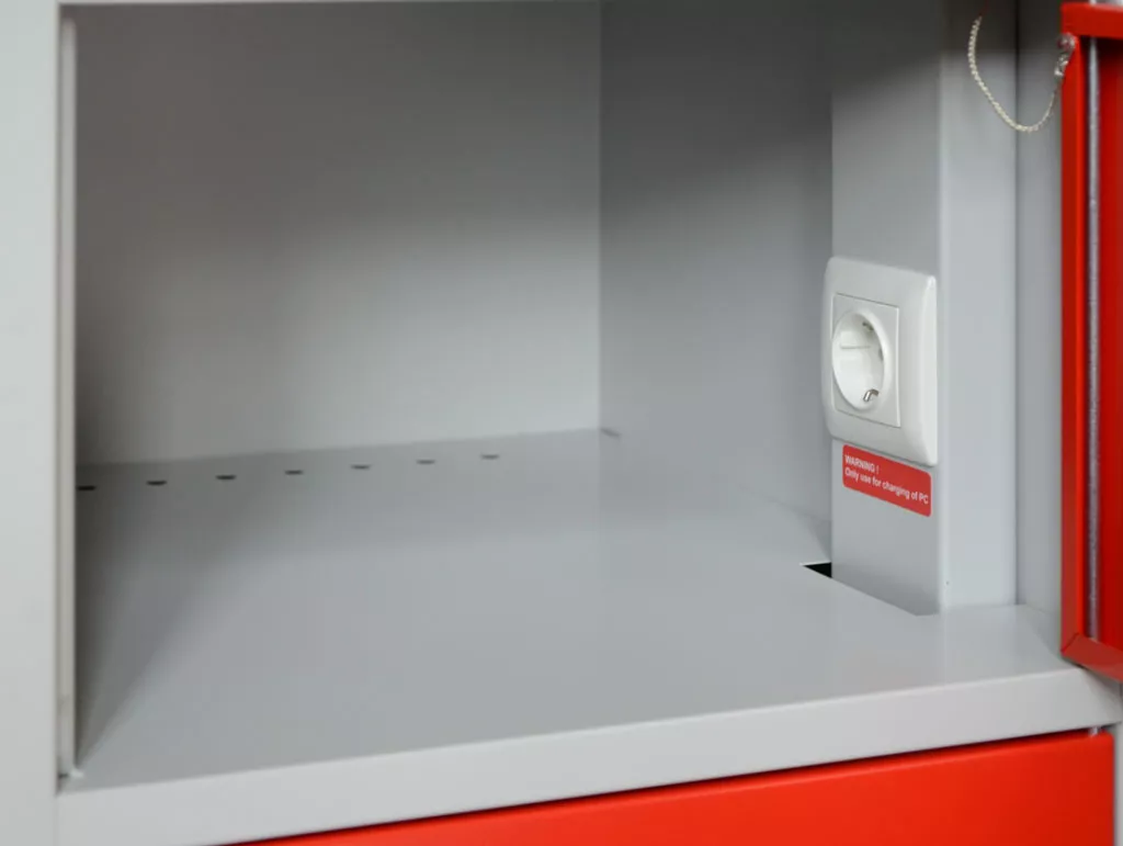 Armoire / Casiers de recharge  - 6 compartiments avec prises électriques_1