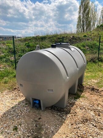 Polycuve PE 2500L grise - Dabert-Citernes - diamètre 1m25, longueur 2m31, hauteur 1m32 - réf : W00252304002P_1