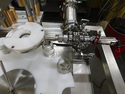 Pompe doseuse sur capsuleuse - DOSELITE_1