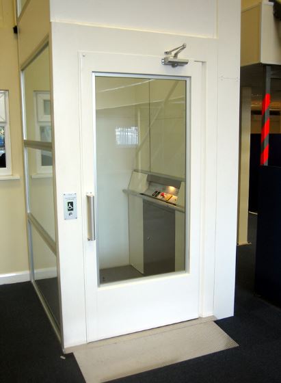 Elévateur PMR avec Charge utile de 630 kg  -  VT 400_1