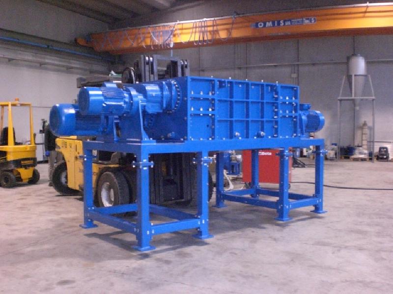 Modèle 120130s - max - broyeur déchiqueteur industriel à 4 arbres_1