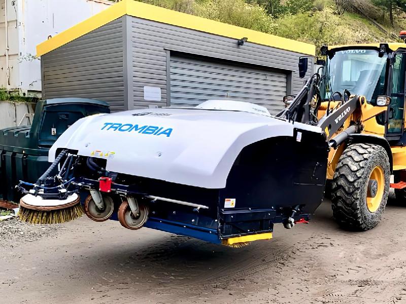 TROMBIA balayeuse 220_1