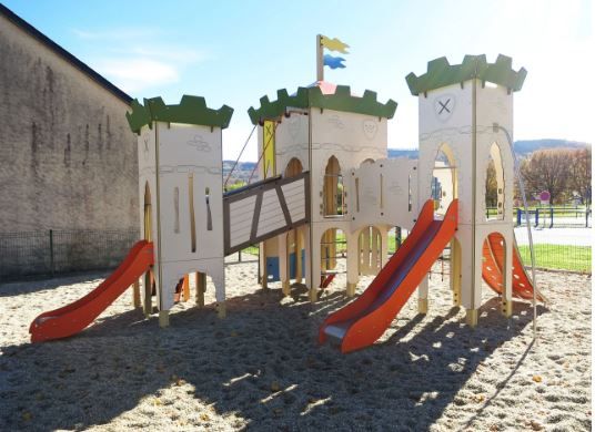 3840 - Structure pour aire de jeux - Transalp - Forteresse 3 tours avec toboggans, passerelles et équipements variés_1