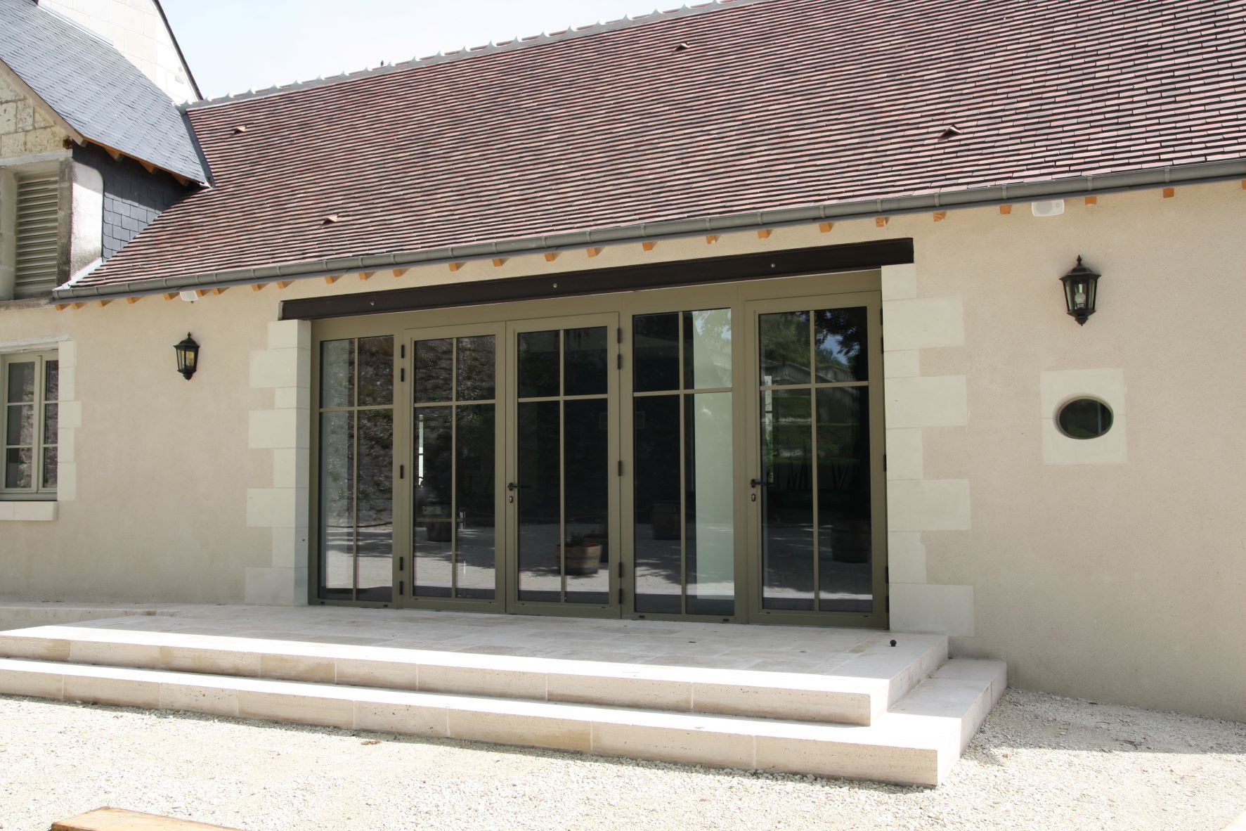 Baies vitrées et verrières sur-mesure - Menuiseries classiques aluminium - GRI Fabricant_1