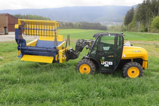 Dérouleuse pailleuse DE225 KP - Warzée SA - Balles rondes jusqu'à 150 cm et 800 kg – Compatible chargeurs compacts_1