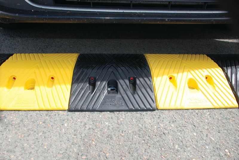 Pr101 - ralentisseur de vitesse - signals - dimension l 410 x l 250 x h 70 mm_1