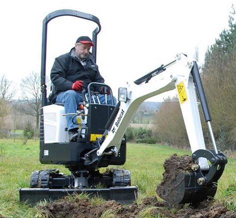 E08 micro-pelle compacte_1