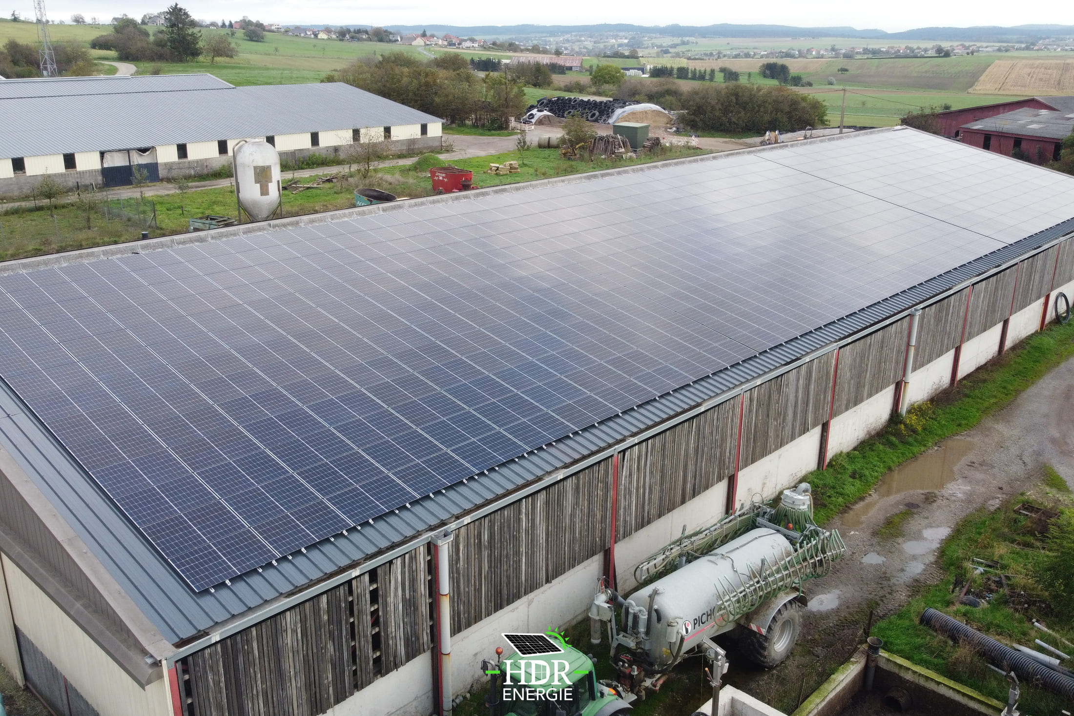 Hangar photovoltaïque  agricole - 468 panneaux - 1200m² - 208kWc_1