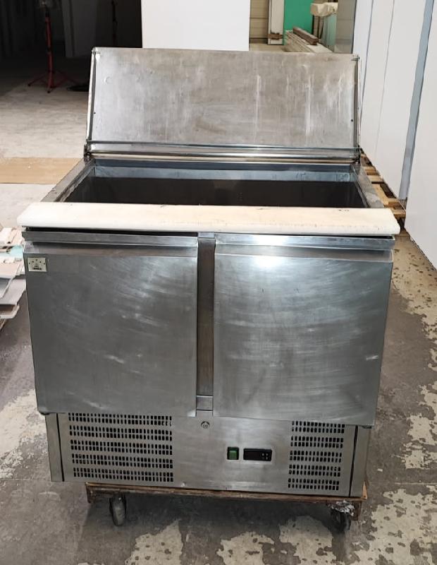 Saladette réfrigérée 2 portes GN 1/1 avec couvercle inox - 269L - d'occasion_1