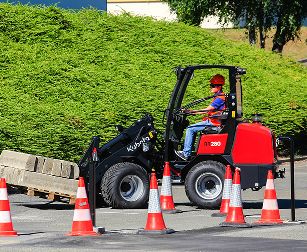 RT280 - Mini-chargeuse 1167kg - Grande capacité de levage pour charges lourdes_1