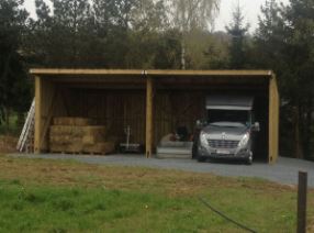 Abri de stockage / structure en bois / toiture en bacacier / bardage en bois / avec fondation_1