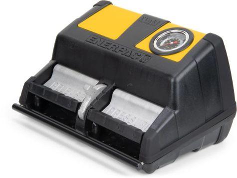 XA12G, Pompe hydraulique à entraînement pneumatique, 3/3 Distributeur, 2,0 litres d'huile utile, Integrated Pressure Gauge, pour un vérin ou un outil à simple effet_1