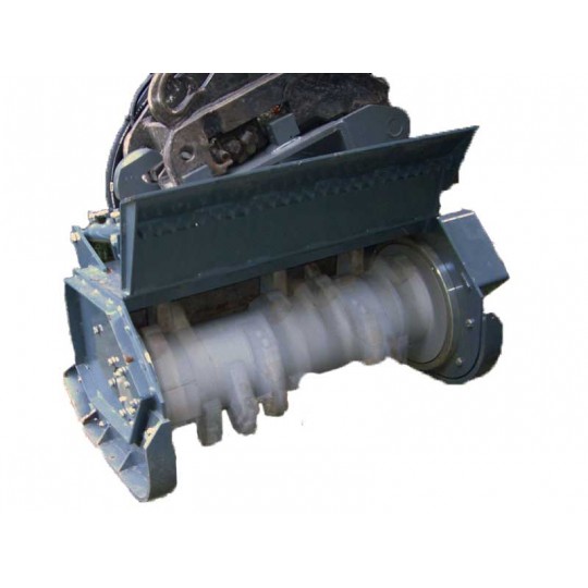 Broyeur forestier TFM et TFM-UX - pour pelles de 12 à 18 tonnes - puissance jusqu'à 180 CH - coupe jusqu'à 35 cm_1
