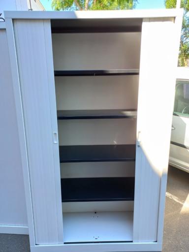 Armoire Haute métallique d'occasion - Majencia - portes coulissantes, 198x120x43 cm - Couleurs disponibles_1