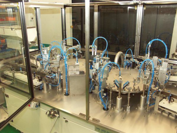 Machines spéciales - ICM France - Machine d'assemblage à plateau rotatif indexé avec carrousel mécanique et cadence jusqu'à 600 pièces/min_1