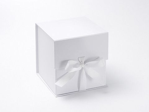 Boîte pliante aimantée Bnbc3 - 186x186x195 avec ruban - carton haute densité - personnalisable_1