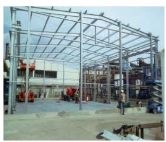 Bâtiment métallique préfabriqué NAVERAPID® - Compatible ponts roulants - 24m de large - Cualimetal_1