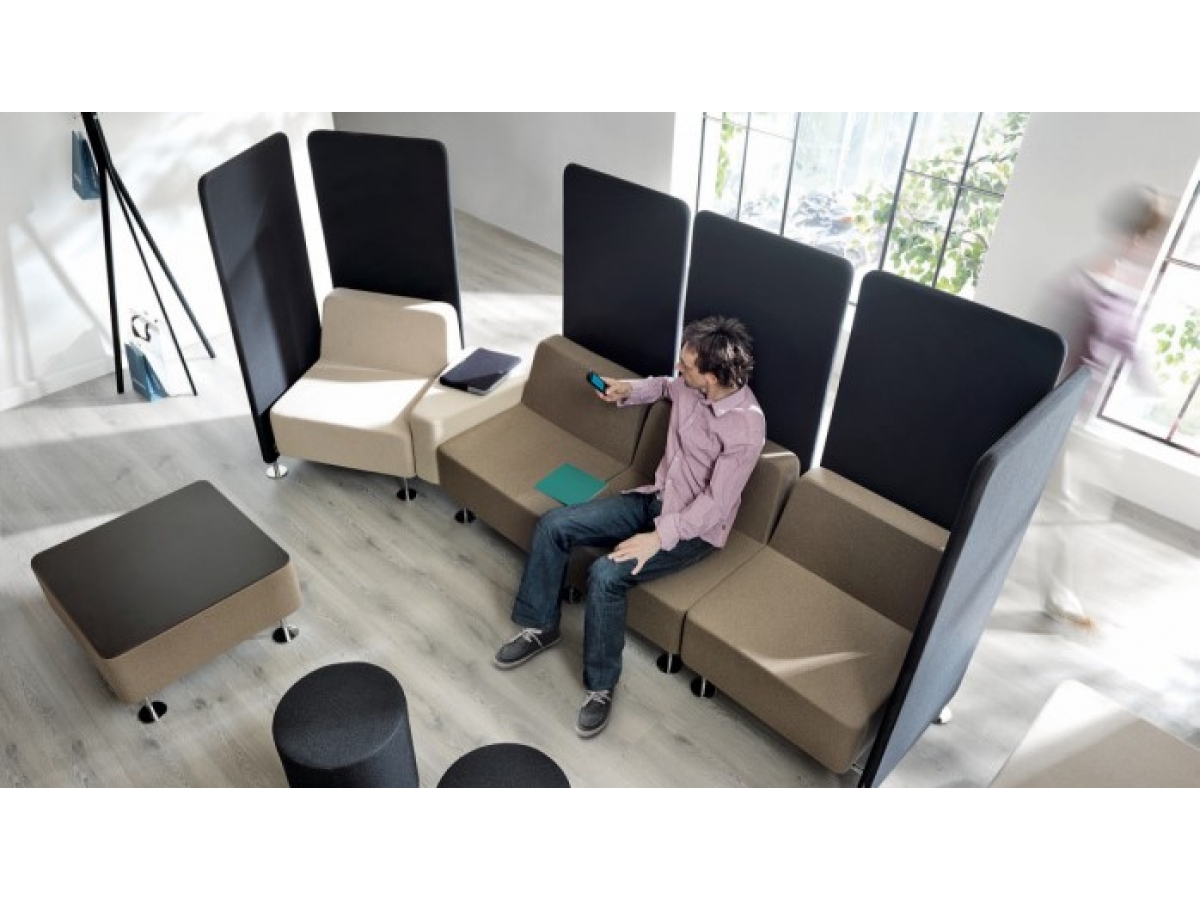 Siège modulaire moderne aux lignes géométriques simples - WALL IN - Configurations flexibles et finition personnalisable_1